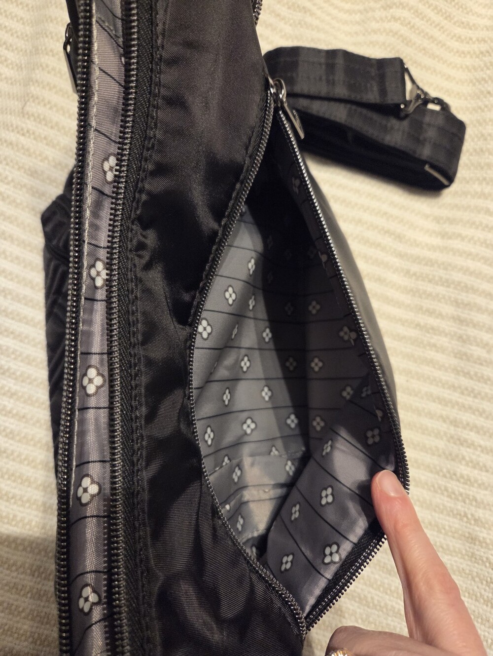 Lug Cha Cha Crossbody Purse - Picture 4 of 7